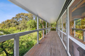 La Tienda, Lorne